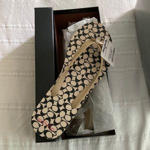 Coach flip flops